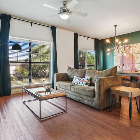 Appartamento Stylish 4Br With Smart Tv And Free Garage Parking Austin Esterno foto