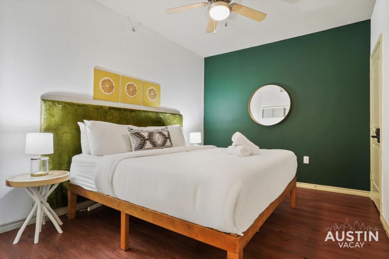 Appartamento Stylish 4Br With Smart Tv And Free Garage Parking Austin Esterno foto