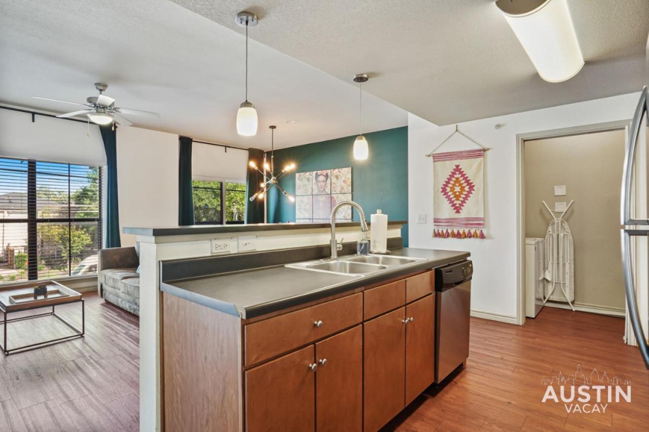 Appartamento Stylish 4Br With Smart Tv And Free Garage Parking Austin Esterno foto
