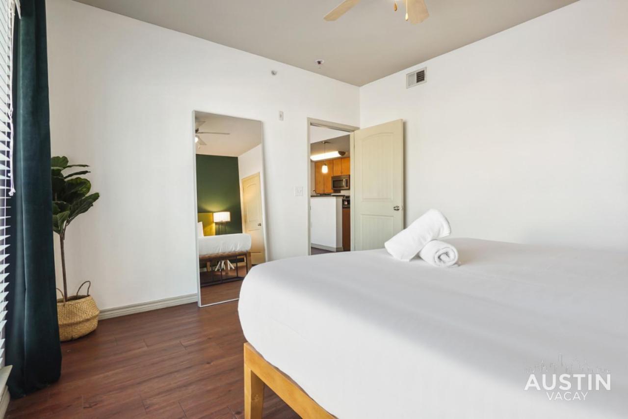 Appartamento Stylish 4Br With Smart Tv And Free Garage Parking Austin Esterno foto