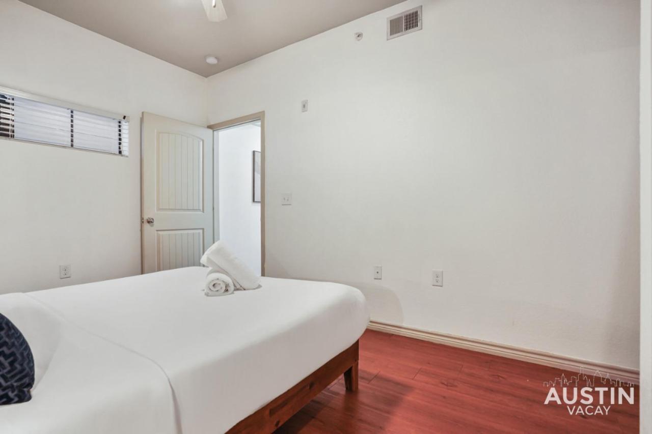 Appartamento Stylish 4Br With Smart Tv And Free Garage Parking Austin Esterno foto