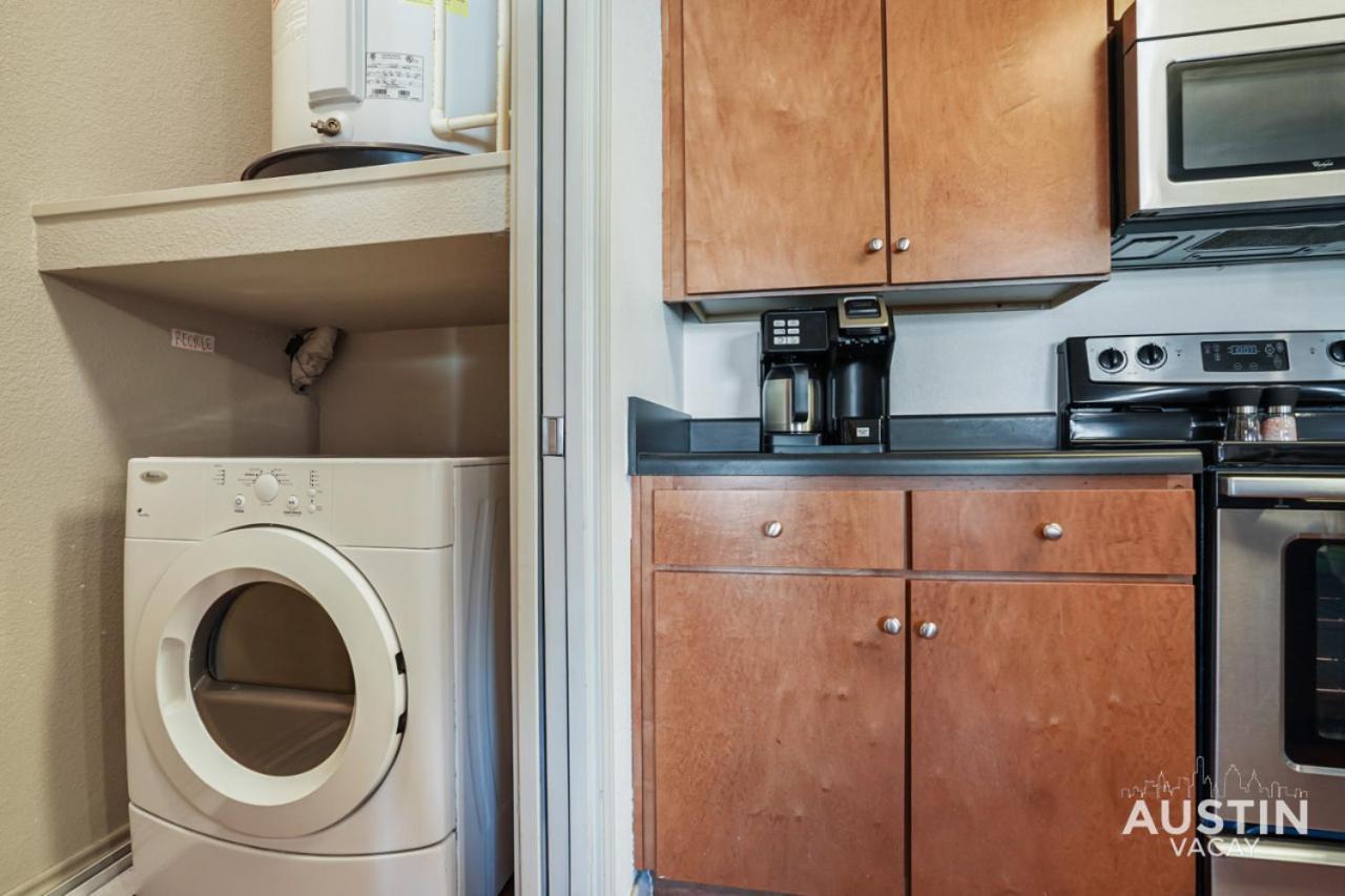 Appartamento Stylish 4Br With Smart Tv And Free Garage Parking Austin Esterno foto